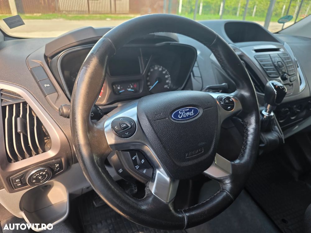 Ford TRANSIT CUSTOM - 17