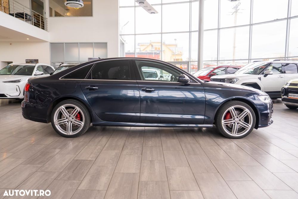 Audi A6 Avant 2.0 TDI Ultra S tronic - 8
