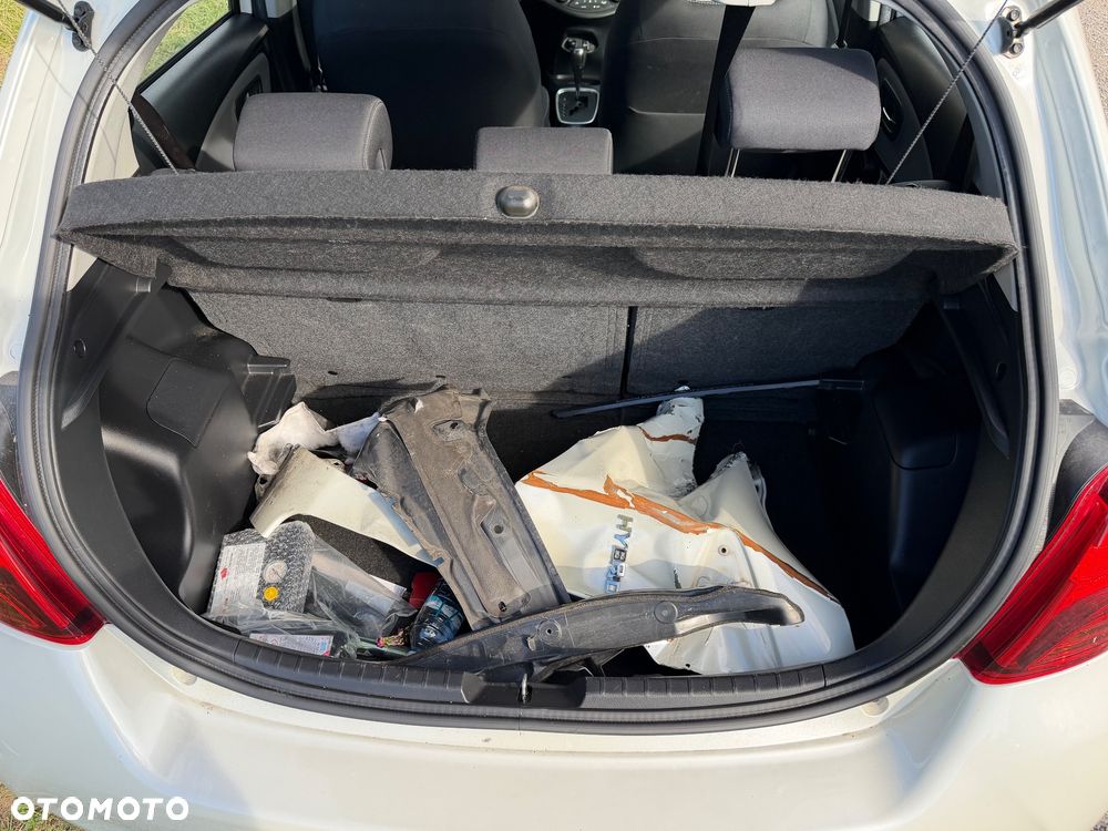 Toyota Yaris - 18