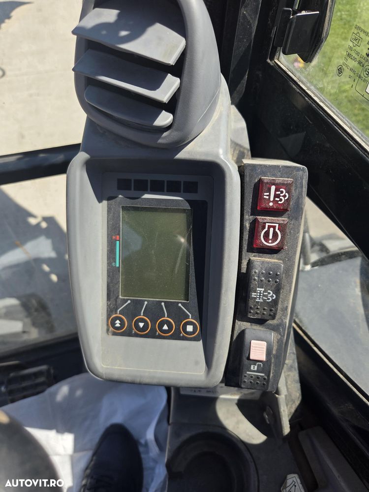 Hitachi ZX65-6, 2021, 2.005h, CUPLA RAPIDA+3 CUPE+PICON, senile cauciuc NOI, latime 2m, ad sapare 4,5m, Masa operatinala 6,5tone, inst picon, inst rotire, LAMA nivelare, aer cond, ridica 4tone,posibil leasing 4 ani, STARE FOARTE BUNA, PROMOTIE 51.900 EUR+Tva - 24