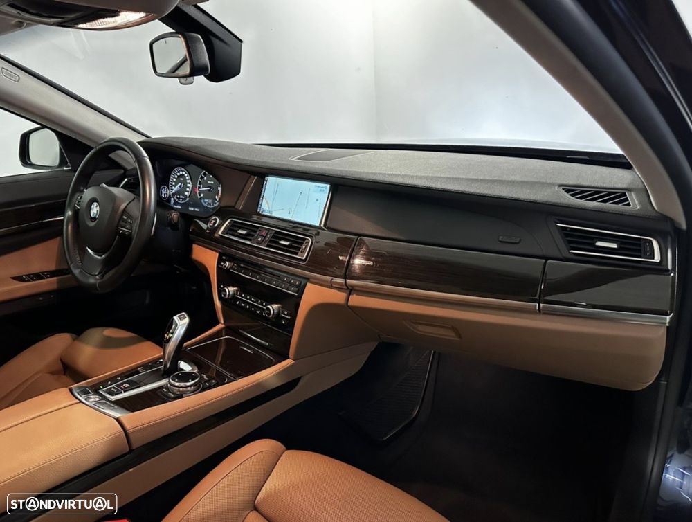 BMW 740 d xDrive - 10