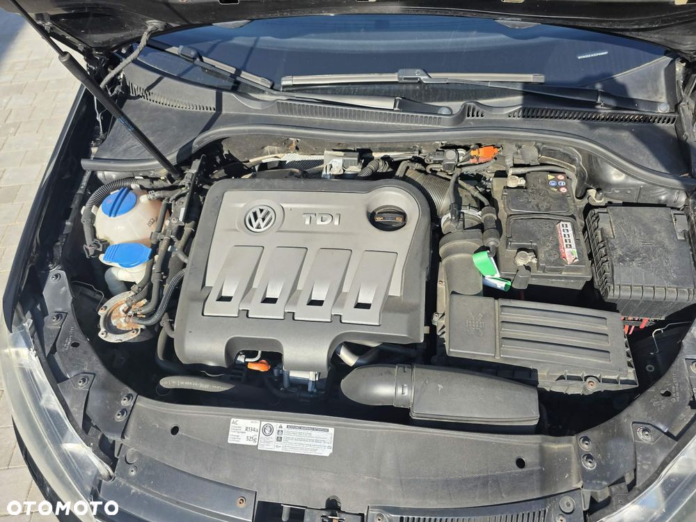 Volkswagen Golf 2.0 TDI Highline - 16