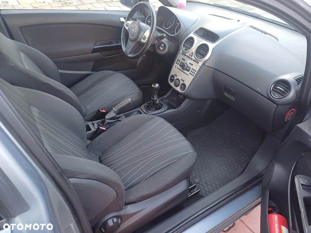 Opel Corsa 1.2 16V Cosmo - 6