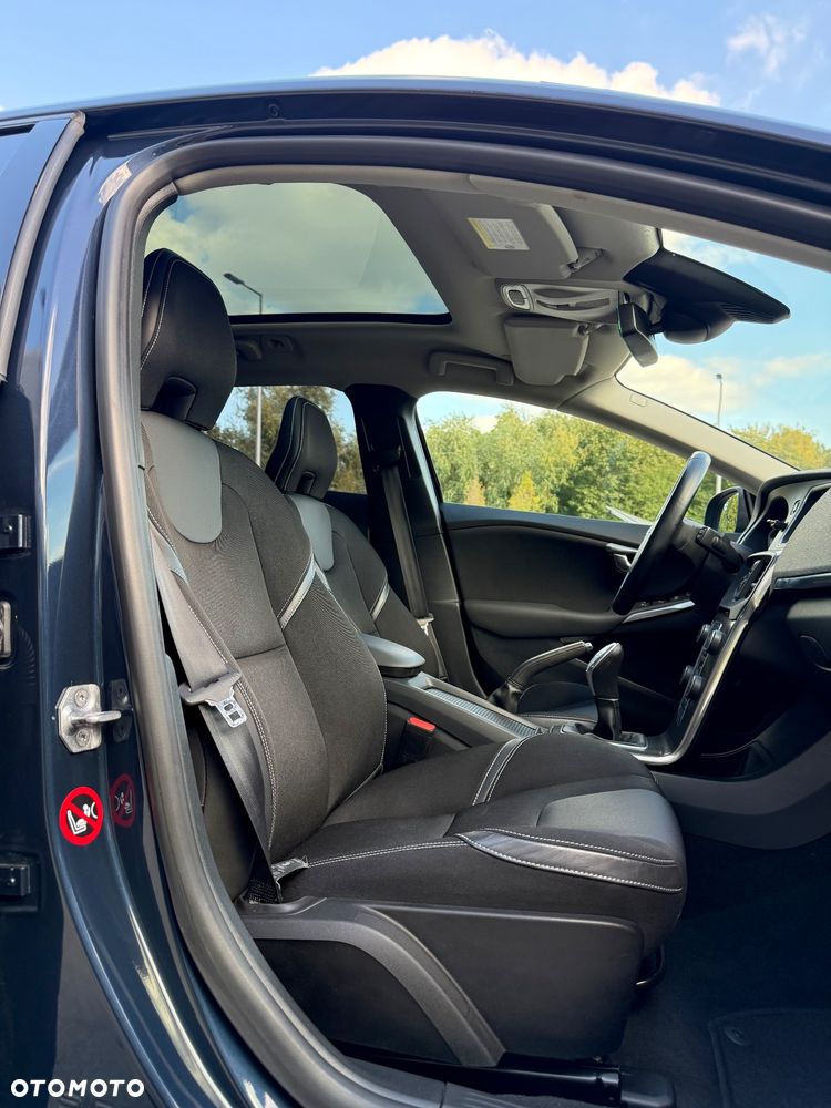 Volvo V40 D4 Momentum - 16