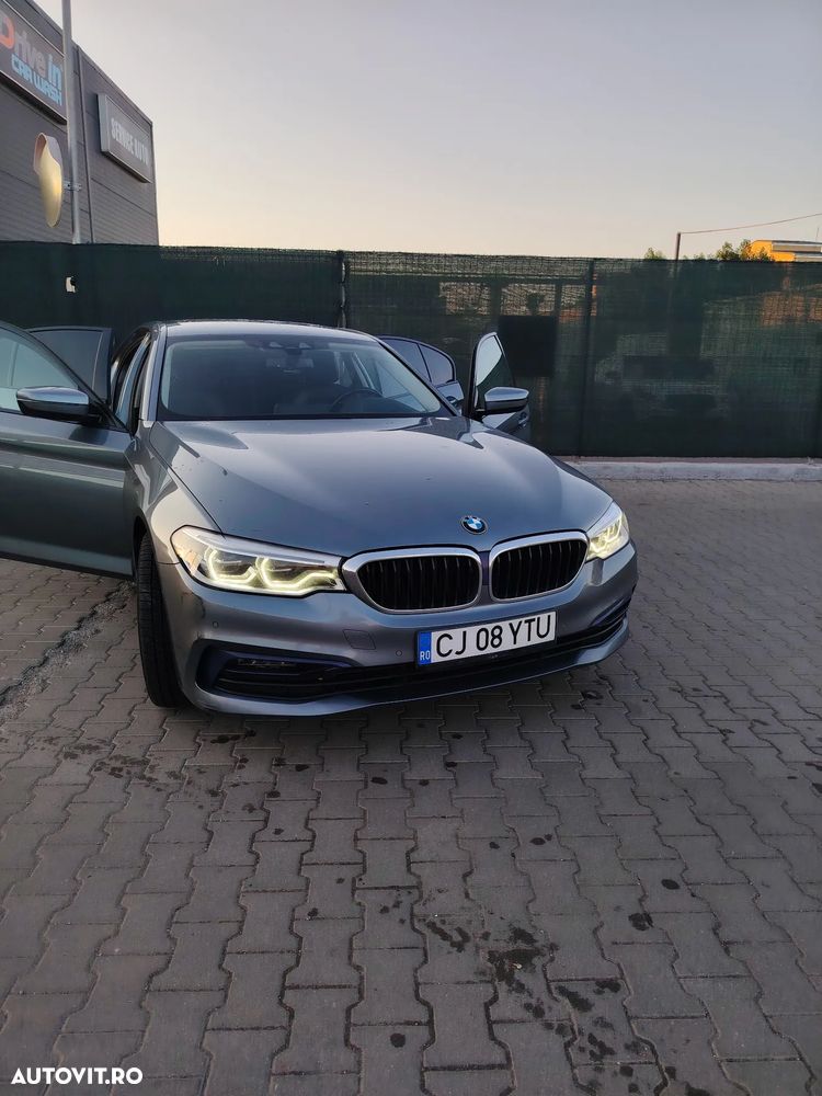 BMW Seria 5 520d xDrive AT - 12