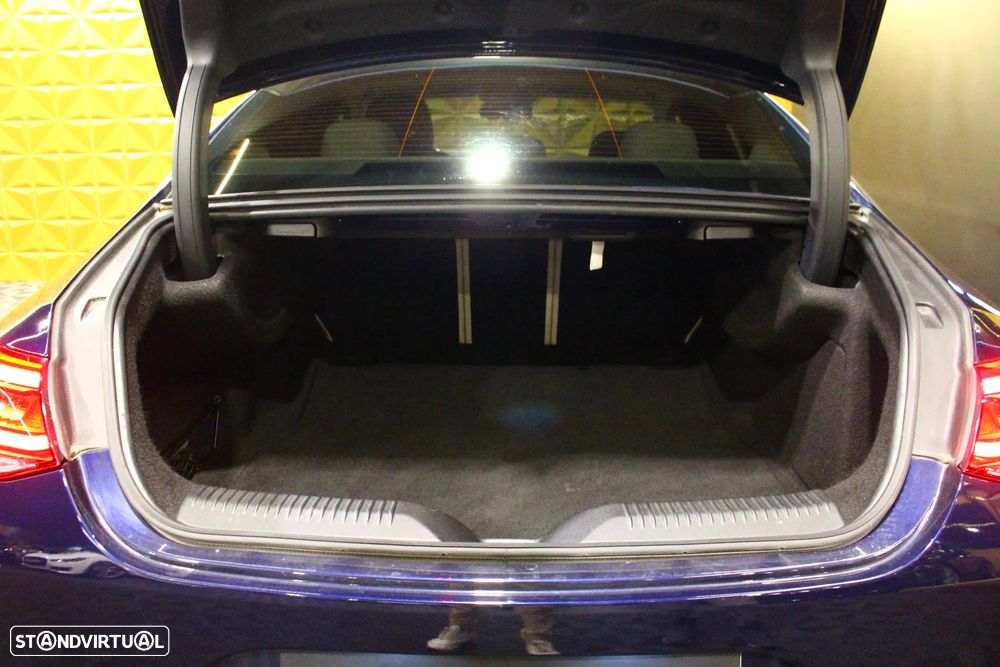 Mercedes-Benz CLS 300 d - 24