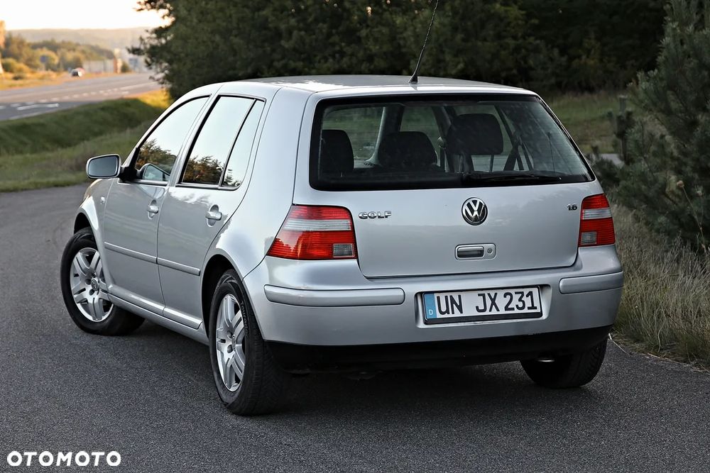 Volkswagen Golf 1.6 Comfortline - 11