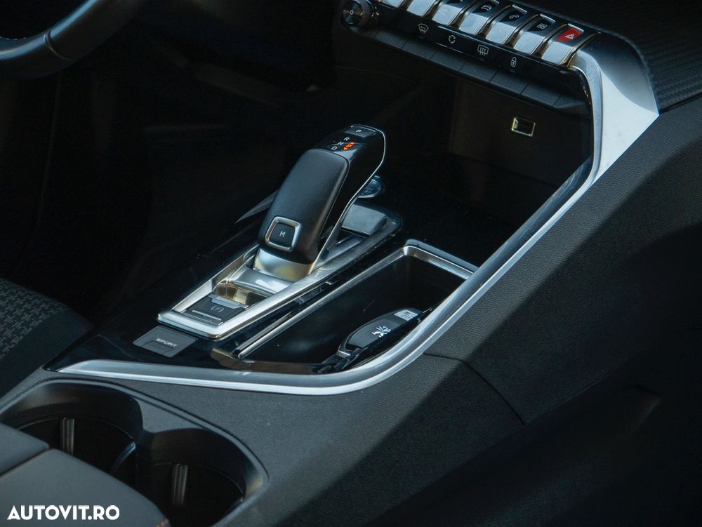 Peugeot 3008 1.2 PureTech Turbo S&S EAT6 Active - 20