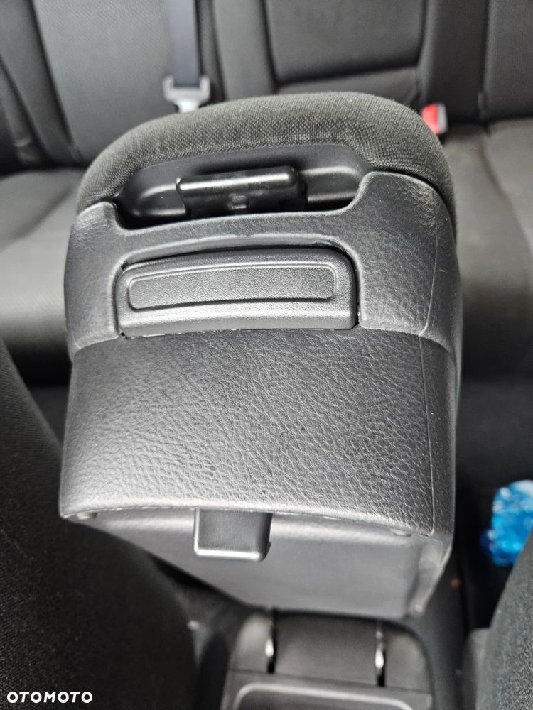 Toyota Avensis T25  podłokietnik - 4