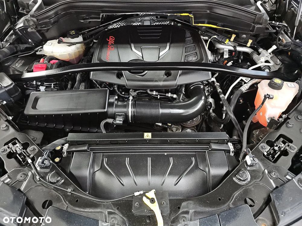 Alfa Romeo Stelvio 2.0 Turbo 16V AT8-Q4 Ti - 14