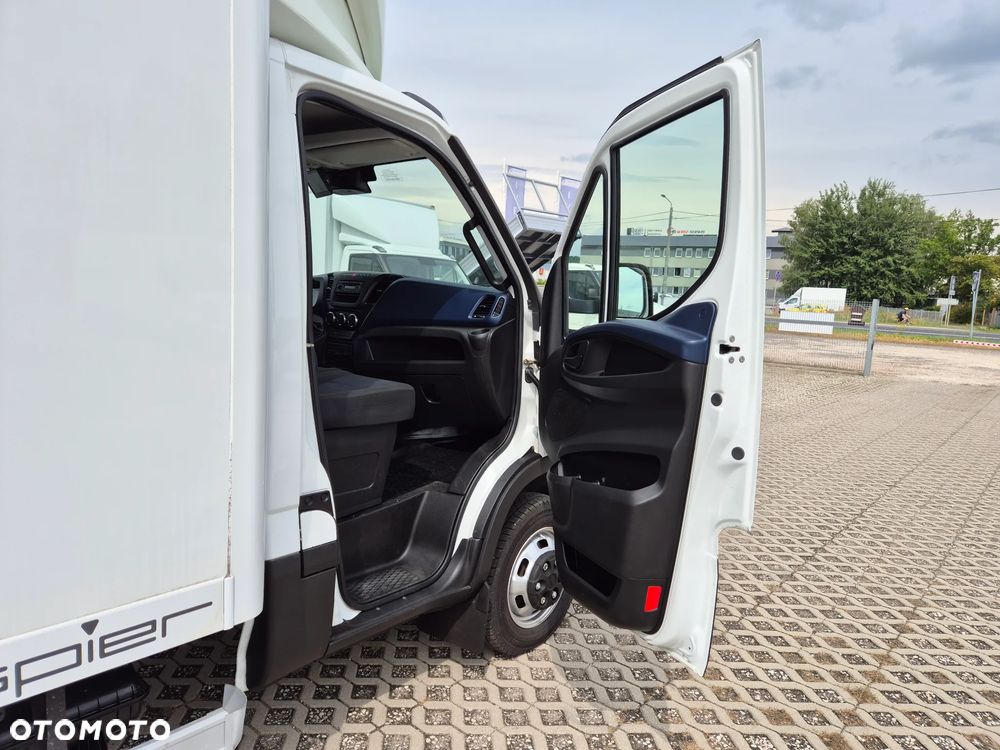 Iveco Daily 50C18 / 35C18 3.0 HPi Hi-Matic, kontener 4.38m x 2.25m x 2.38m , winda 750KG, klimatyzacja, pneumatyka, HAK 3.5T - 15