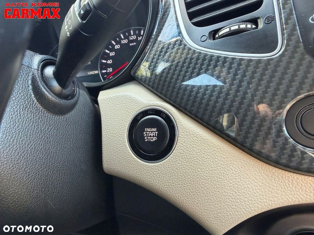 Kia Carens - 24