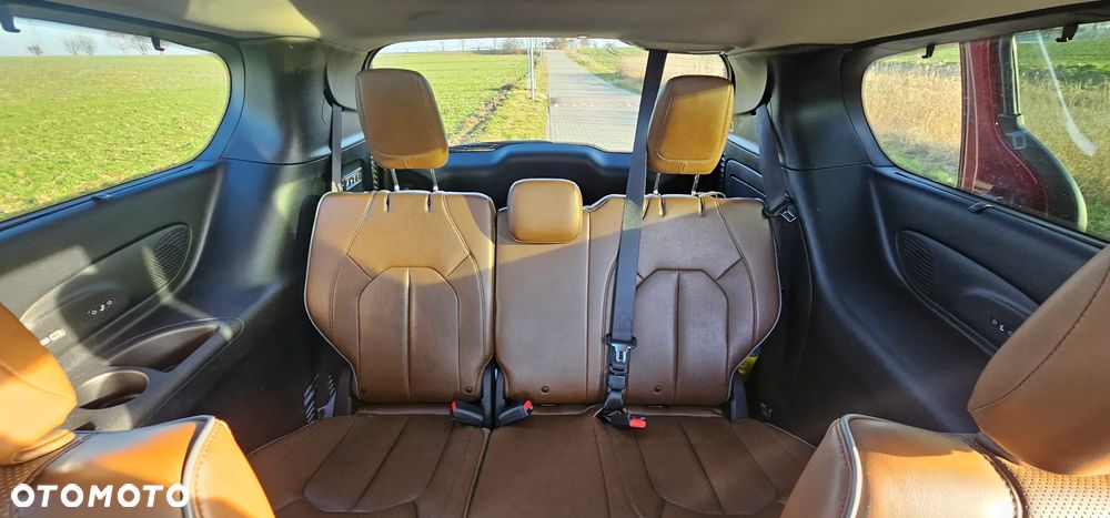 Chrysler Pacifica - 26