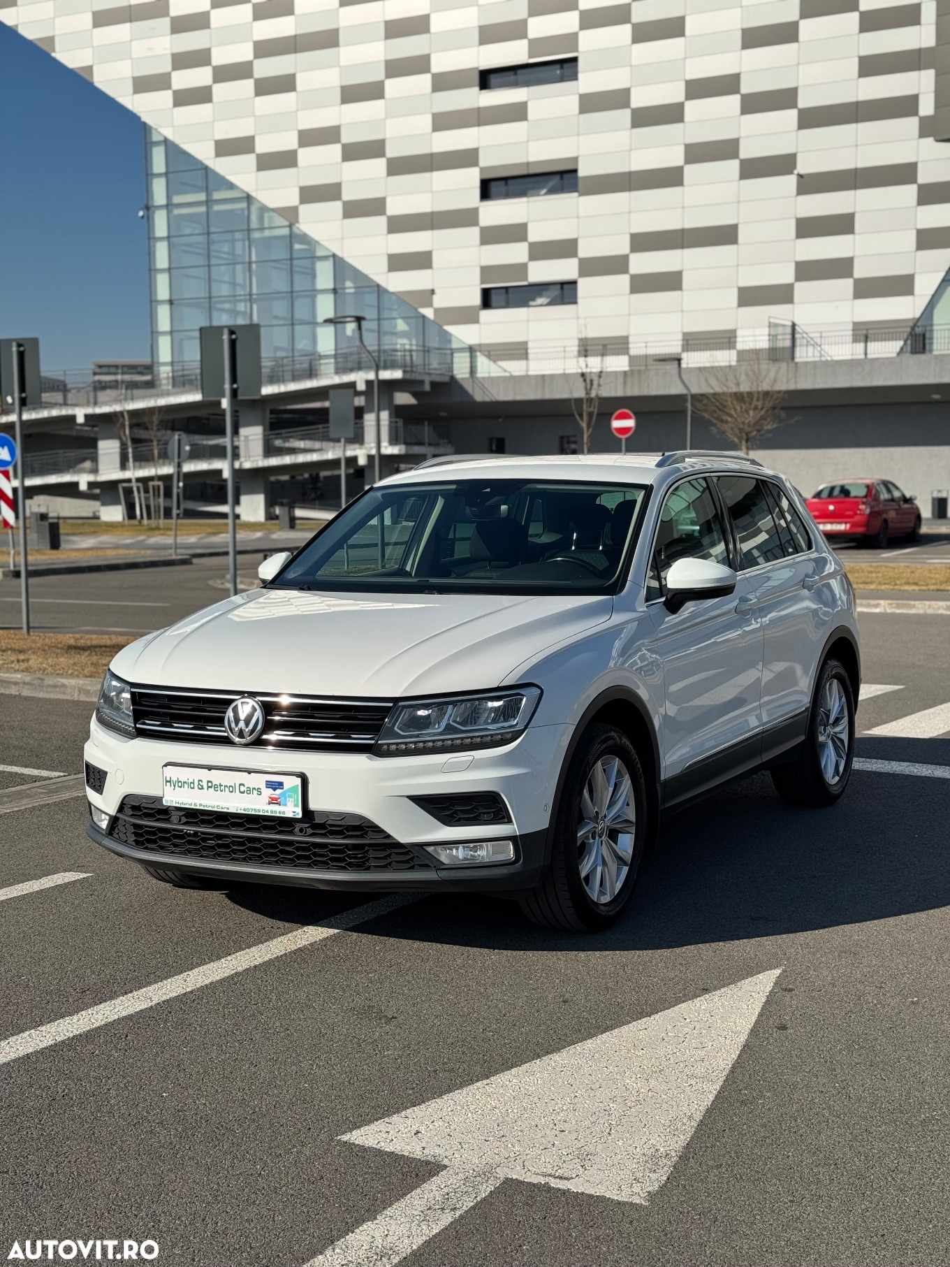 Volkswagen Tiguan - 10