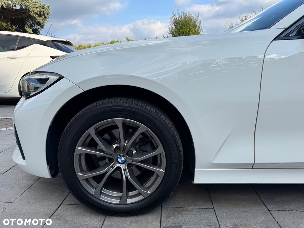 BMW Seria 3 320i xDrive Advantage sport - 12