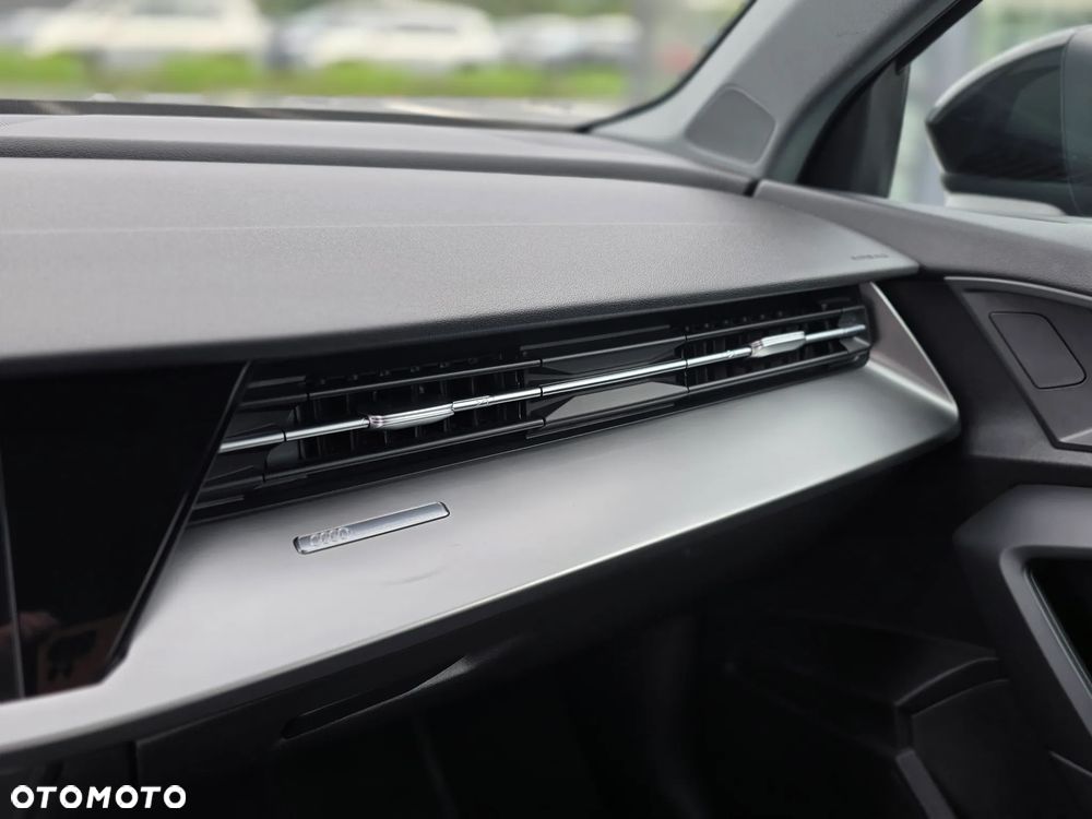 Audi A3 Limousine 30 TFSI mHEV S tronic - 34