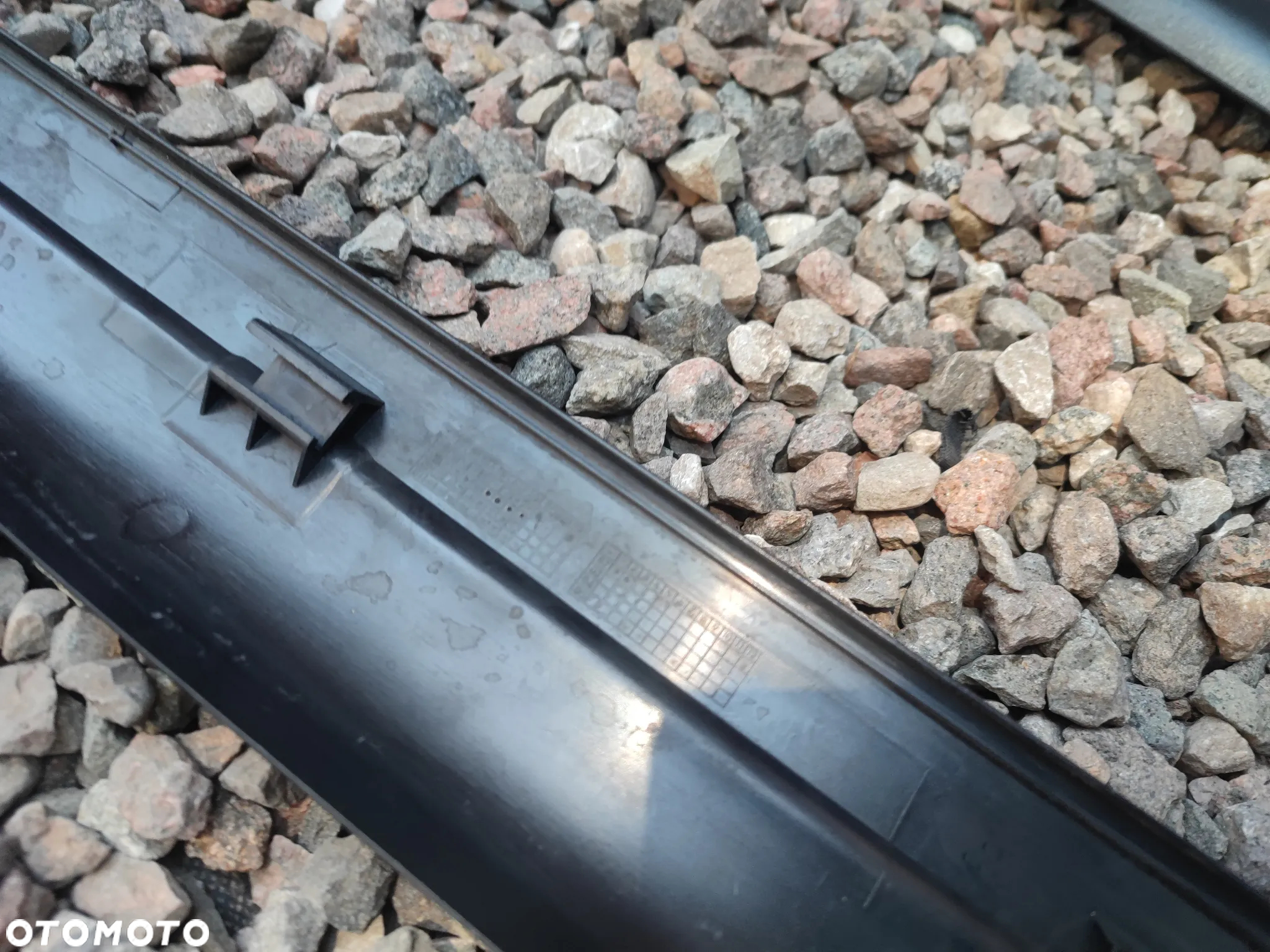 BMW E46 COUPE / M3 / ORYGINALNE LISTWA MASKUJĄCA PROGU WEWNĘTRZNA LEWA / PRAWA / CZARNA ( OSŁONA KRAWĘDZI / USZCZELKI  ) O NR. 51 47 8 239 960 /  51 47 8 239 959 OEM W BARDZO DOBRYM STANIE - 12