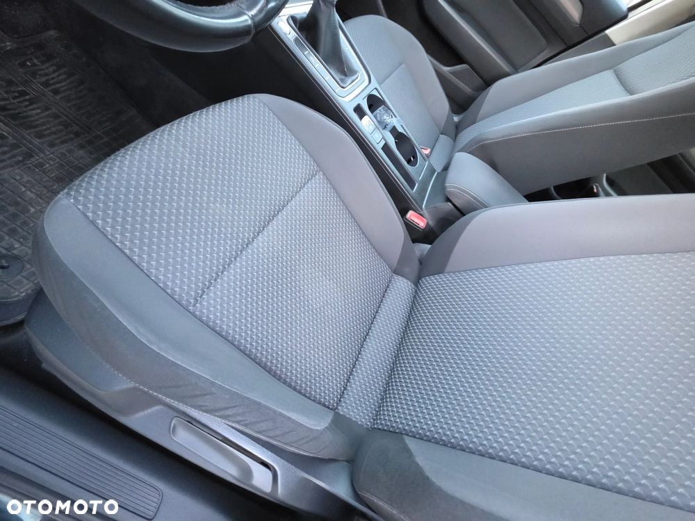 Volkswagen Passat 2.0 TDI BMT Trendline - 16