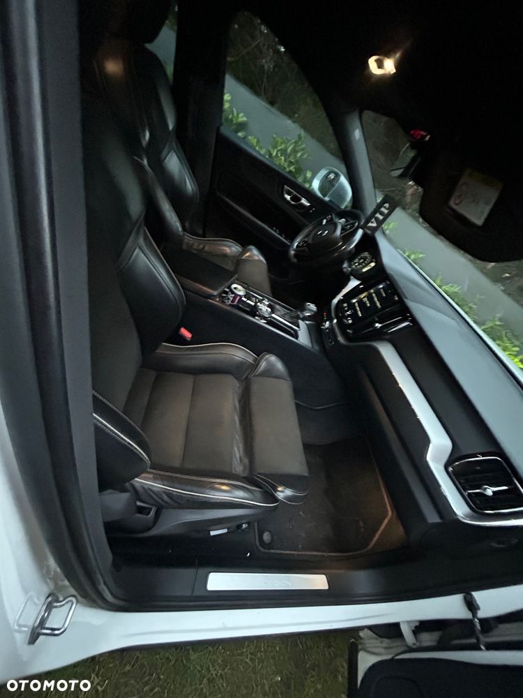 Volvo XC 60 D4 R-Design - 5