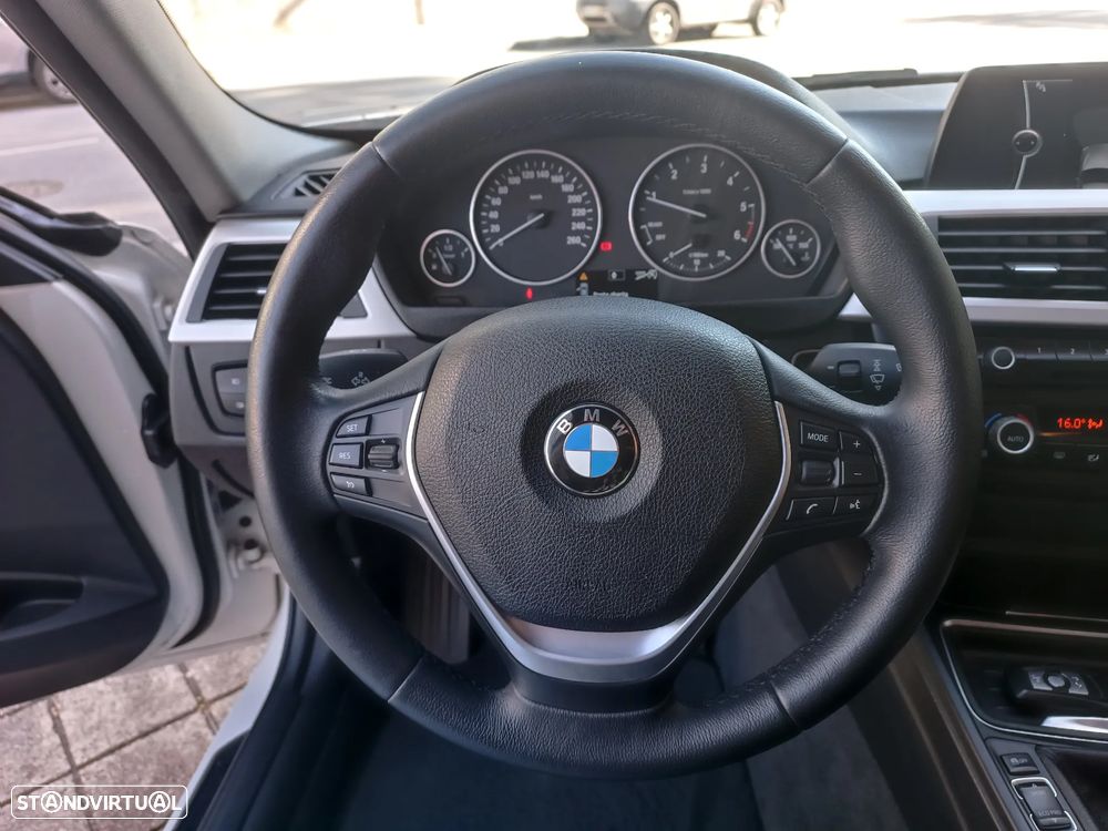 BMW 318 d Sport Line - 18