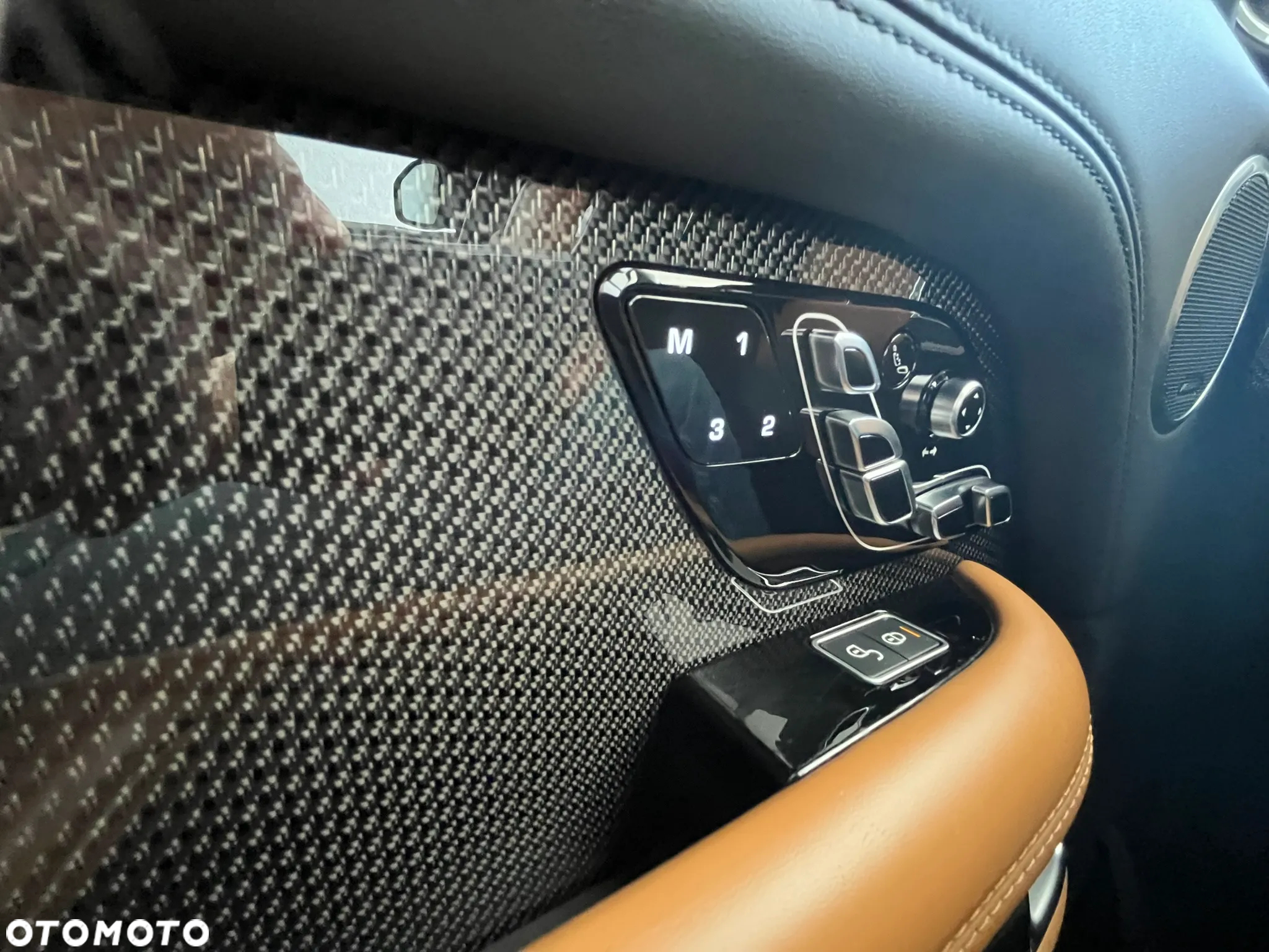 Land Rover Range Rover - 27