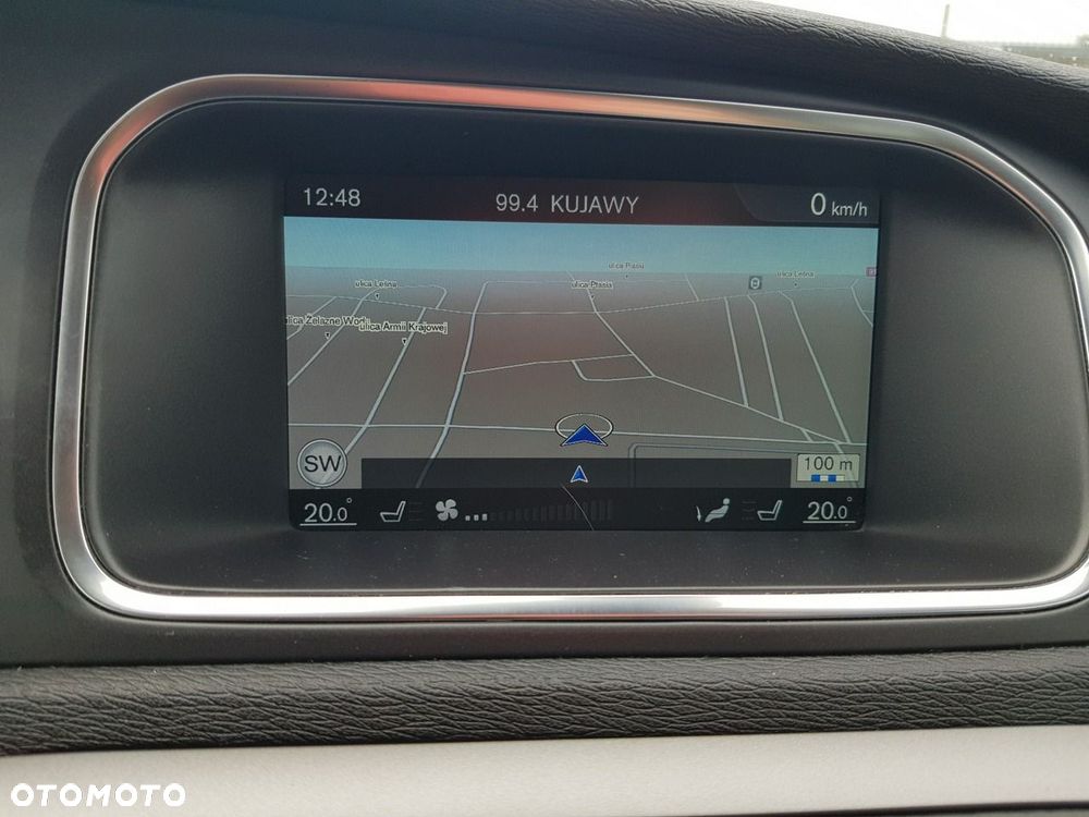 Volvo V40 T2 Momentum - 20