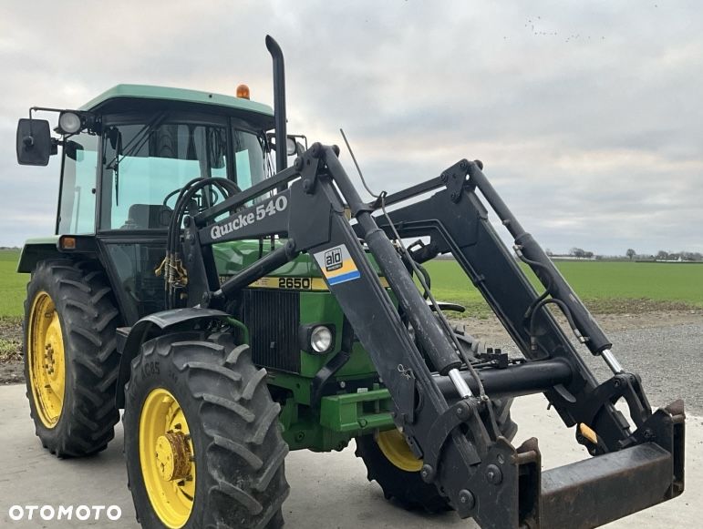 John Deere 2650 - 8