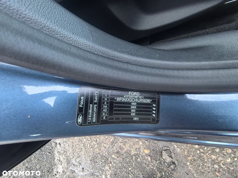 Ford Focus 1.0 EcoBoost Start-Stopp-System ST-LINE STYLE - 34