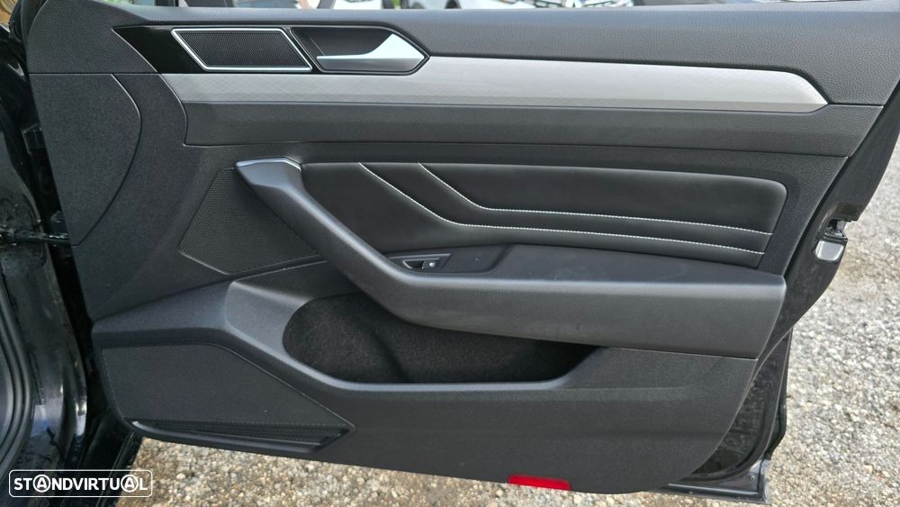 VW Passat Variant - 53