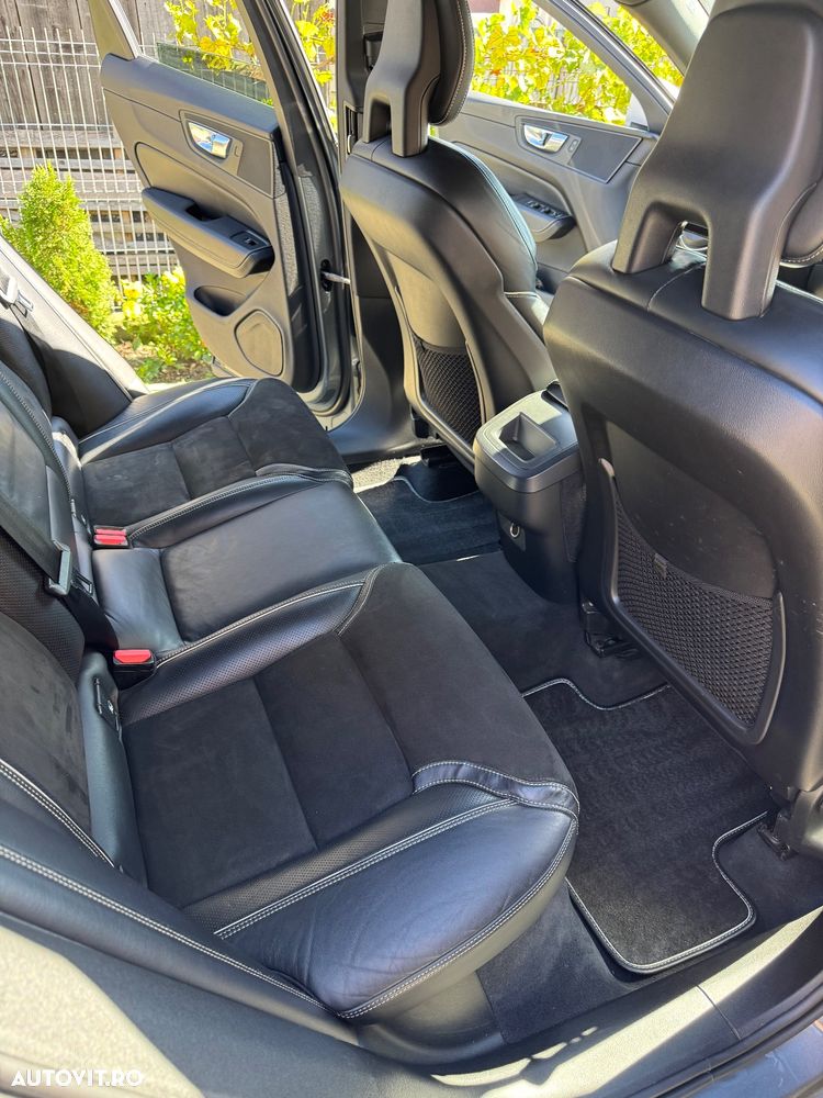 Volvo XC 60 D4 AWD R-Design - 2