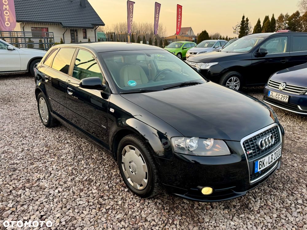 Audi A3 Sportback - 1