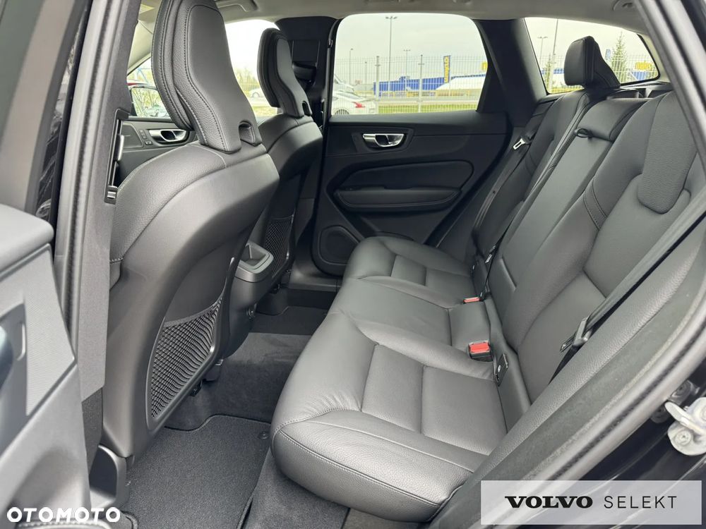 Volvo XC 60 B5 B AWD Plus Dark - 15