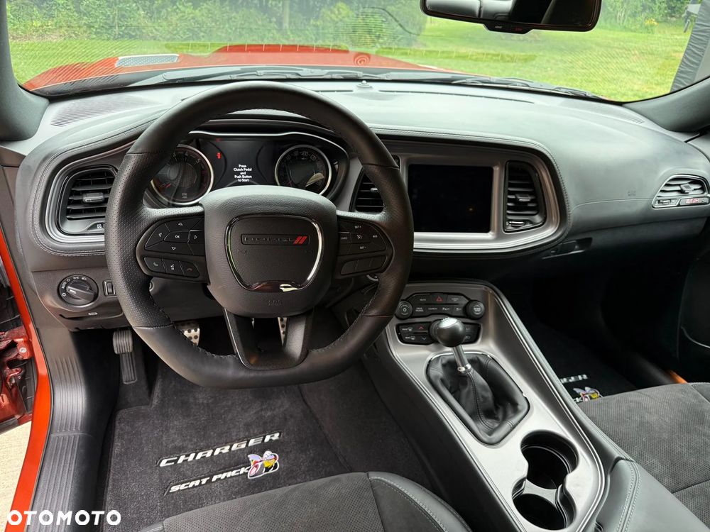 Dodge Challenger - 23