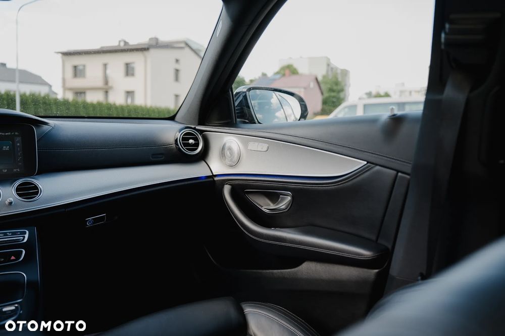 Mercedes-Benz Klasa E 220 d 4-Matic Business Edition 9G-TRONIC - 13