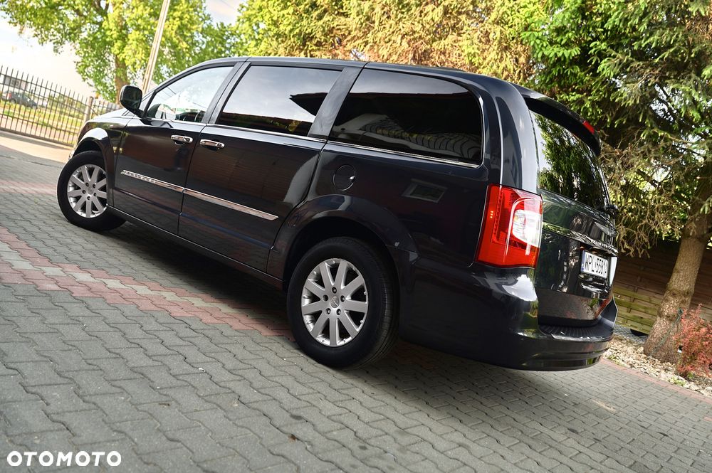 Chrysler Town & Country 3.6 Limited - 25