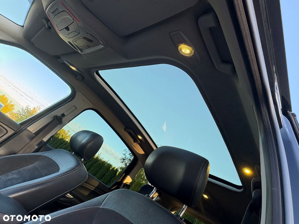 Ford S-Max - 17