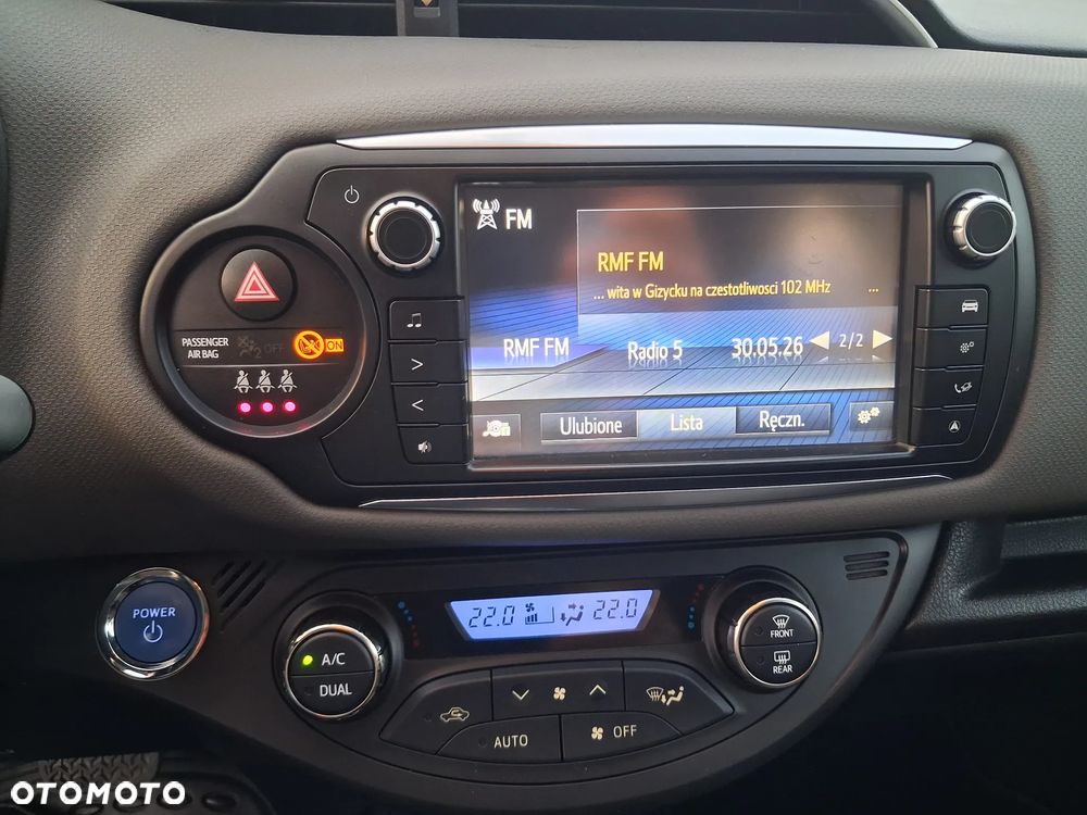Toyota Yaris Hybrid 100 Dynamic - 24