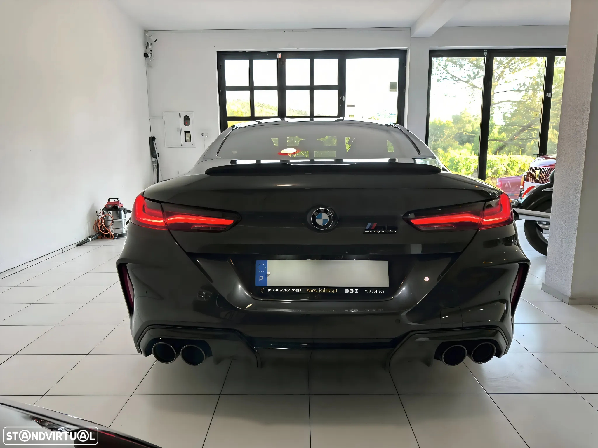 BMW M8 - 8