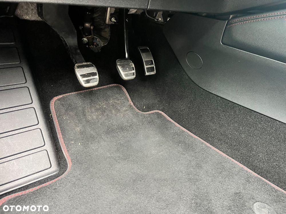 Ford Focus 1.0 EcoBoost ST-Line - 12