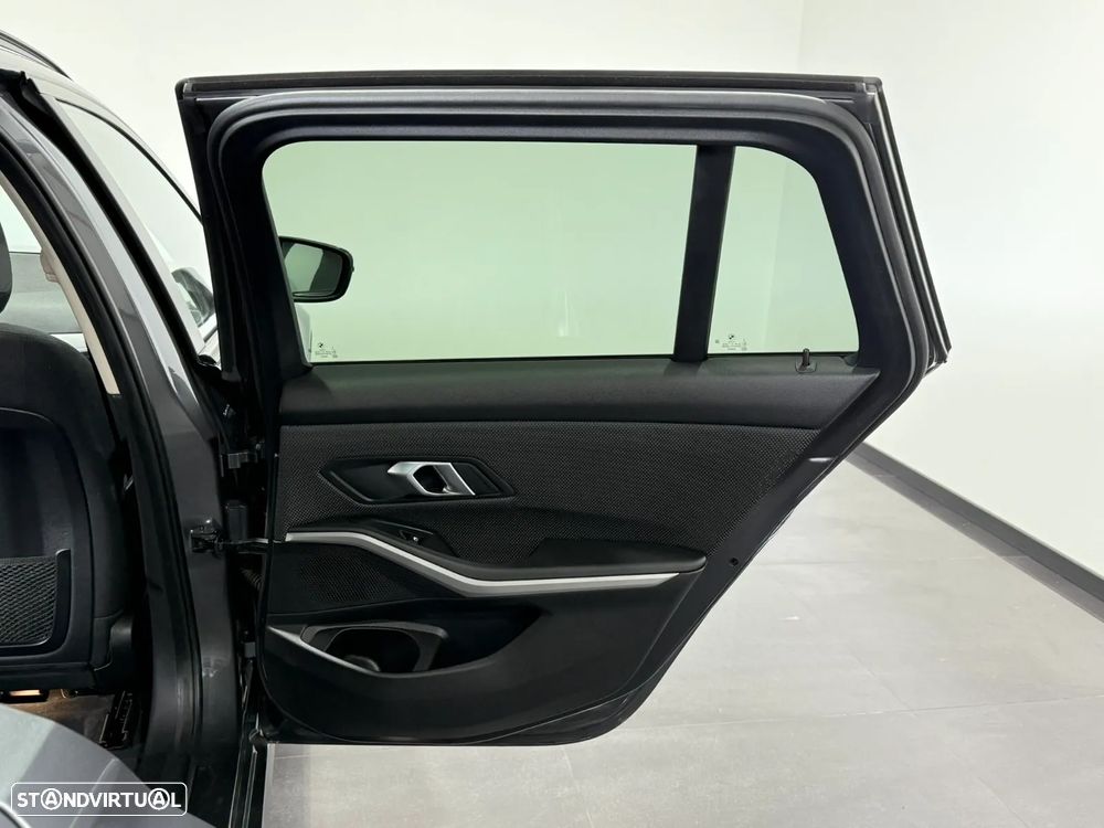 BMW 330 e Corporate Edition Auto - 44