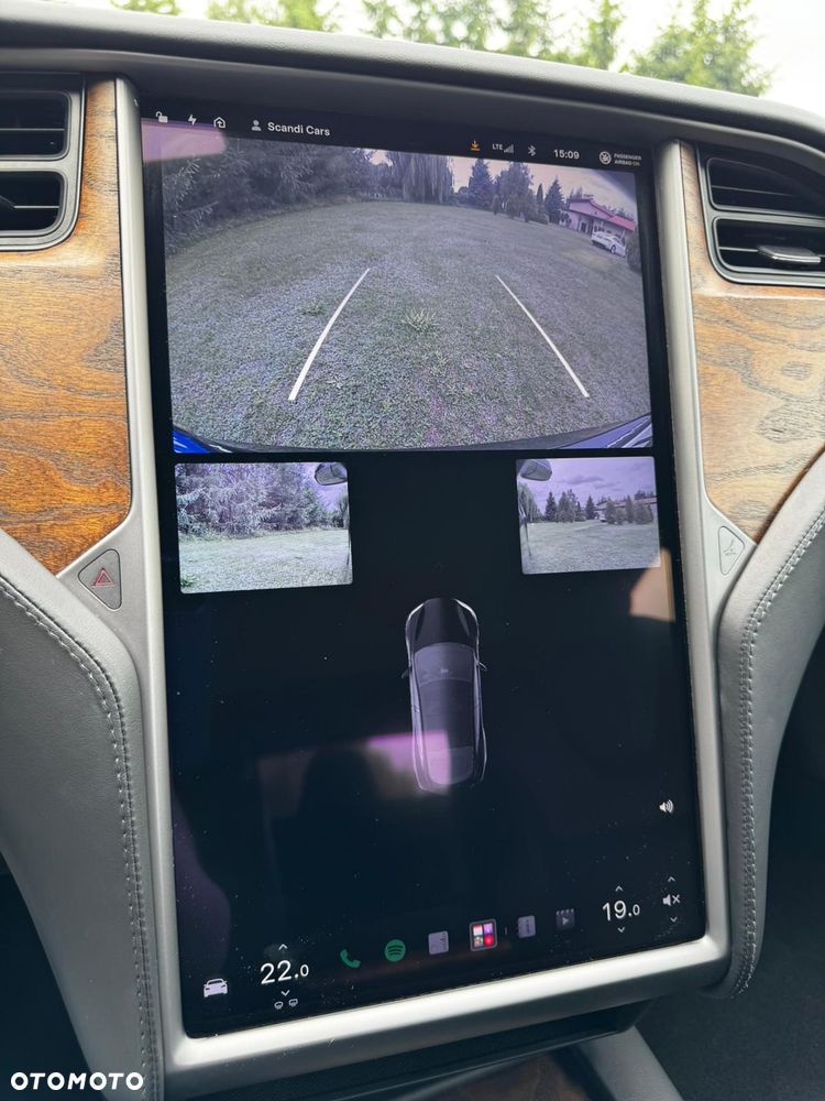 Tesla Model S - 26
