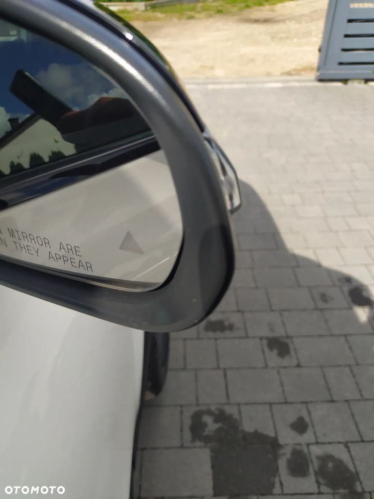 Mercedes-Benz GLB 250 4-Matic AMG Line 8G-DCT - 14
