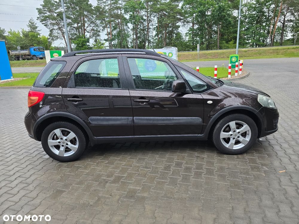Suzuki SX4 1.6 Comfort Plus - 5
