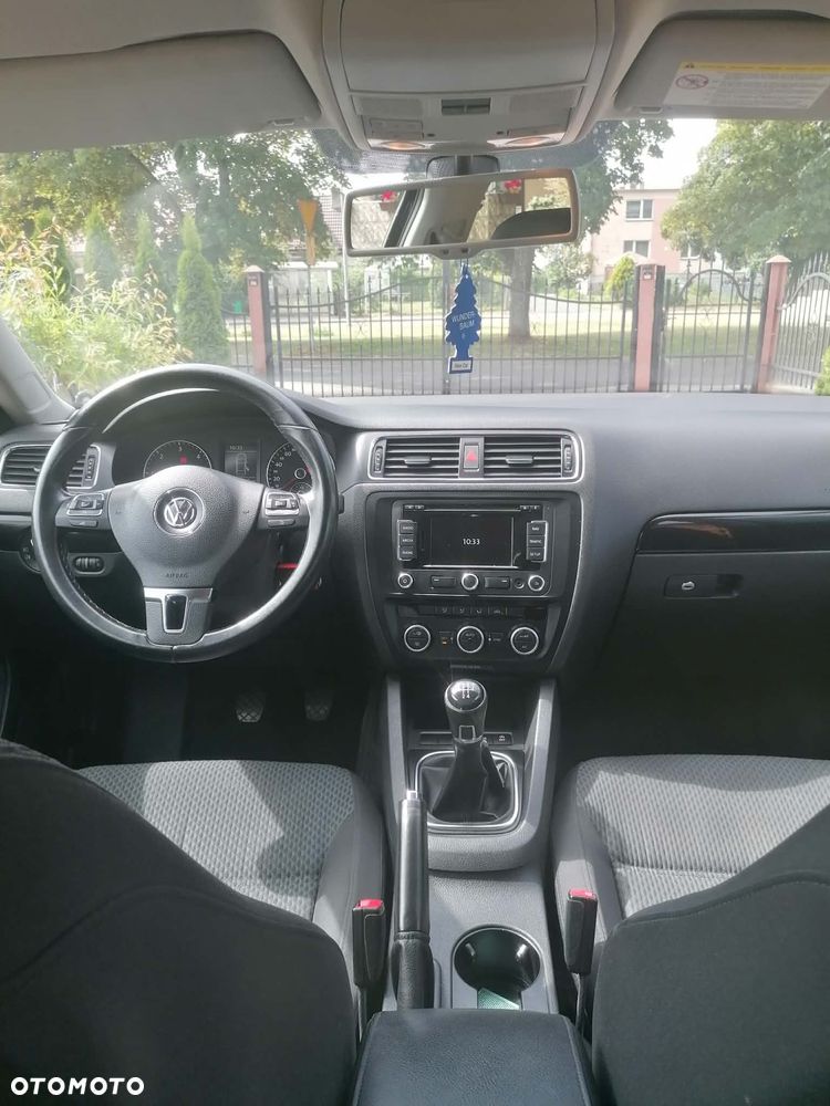 Volkswagen Jetta 1.6 TDI Comfortline - 6