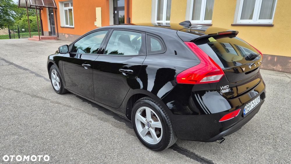 Volvo V40 T2 Momentum - 8