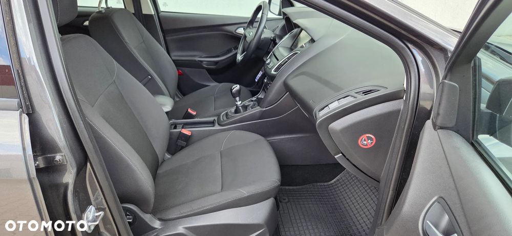 Ford Focus 1.0 EcoBoost Titanium - 37