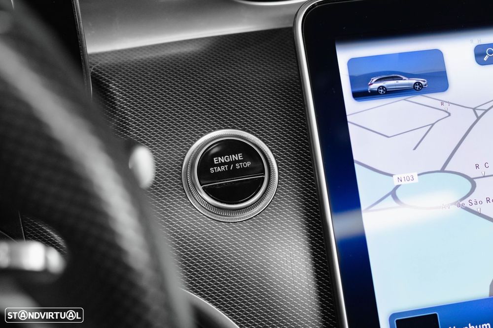 Mercedes-Benz C 300 e AMG Line - 35