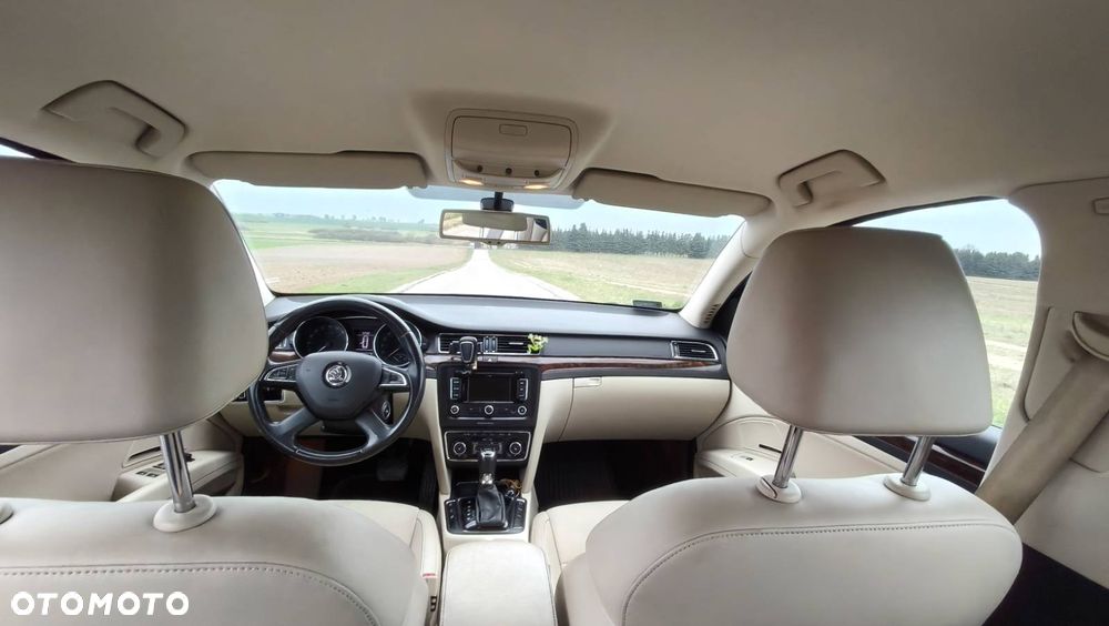 Skoda Superb 2.0 TDI Elegance DSG - 15