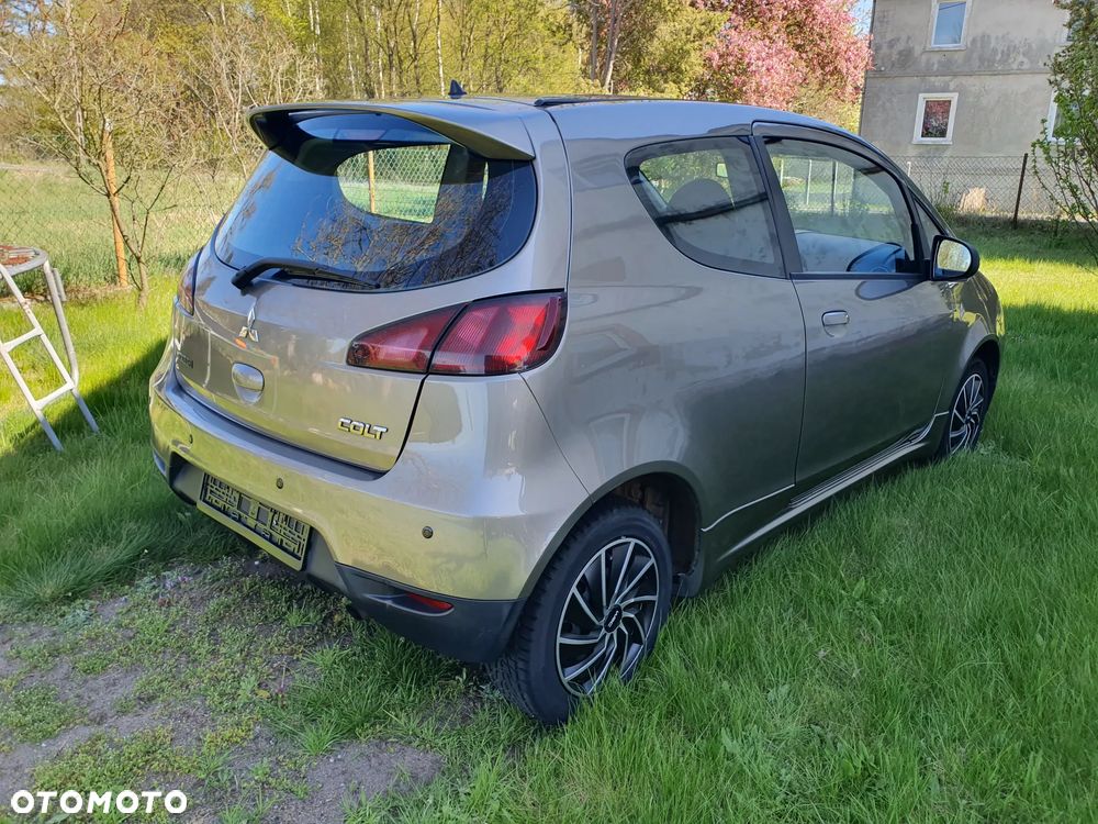 Mitsubishi Colt - 5