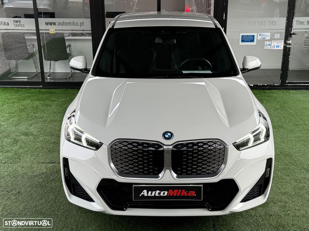 BMW iX1 eDrive20 Pack Desportivo M - 11